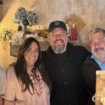 Matt Damon al ristorante a Lipari, in una pausa del film &ldquo;The Odyssey&rdquo; di Nolan