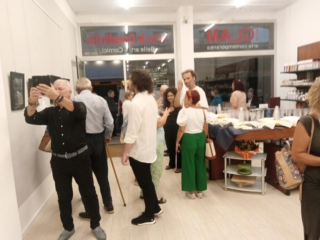 Carte d&rsquo;artista, sensibili in-consistenze, in mostra a Ragusa