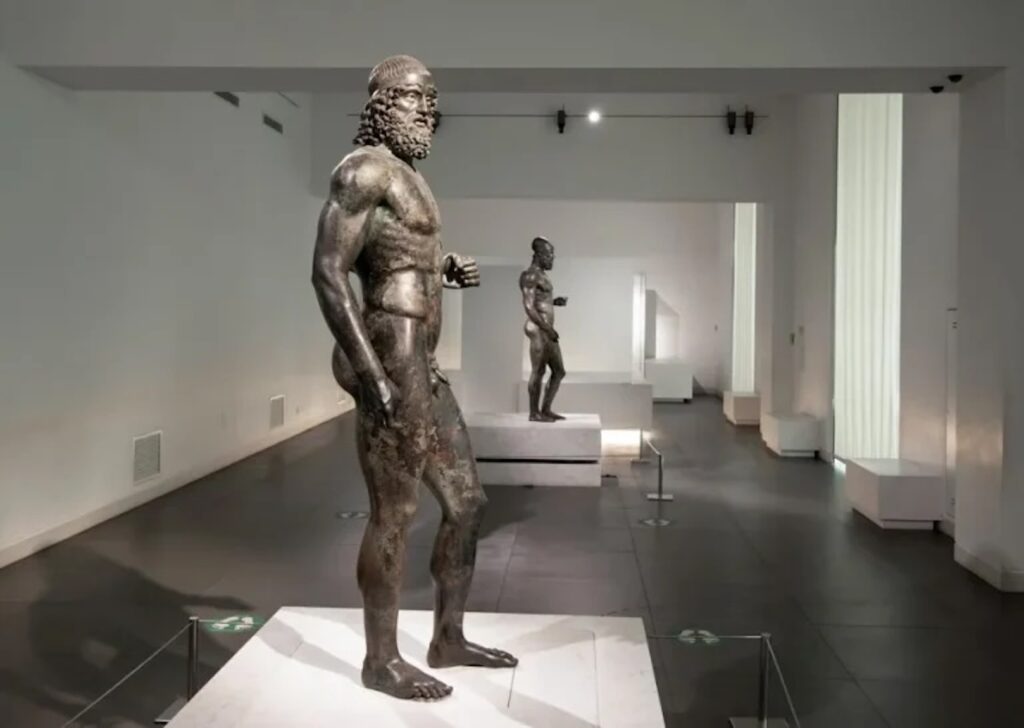 I Bronzi di Riace sarebbero stati trafugati dalla Sicilia