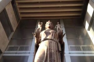 ‘Ha toccato il seno, ma senza pressione’: sentenza shock, assolto prof catanese