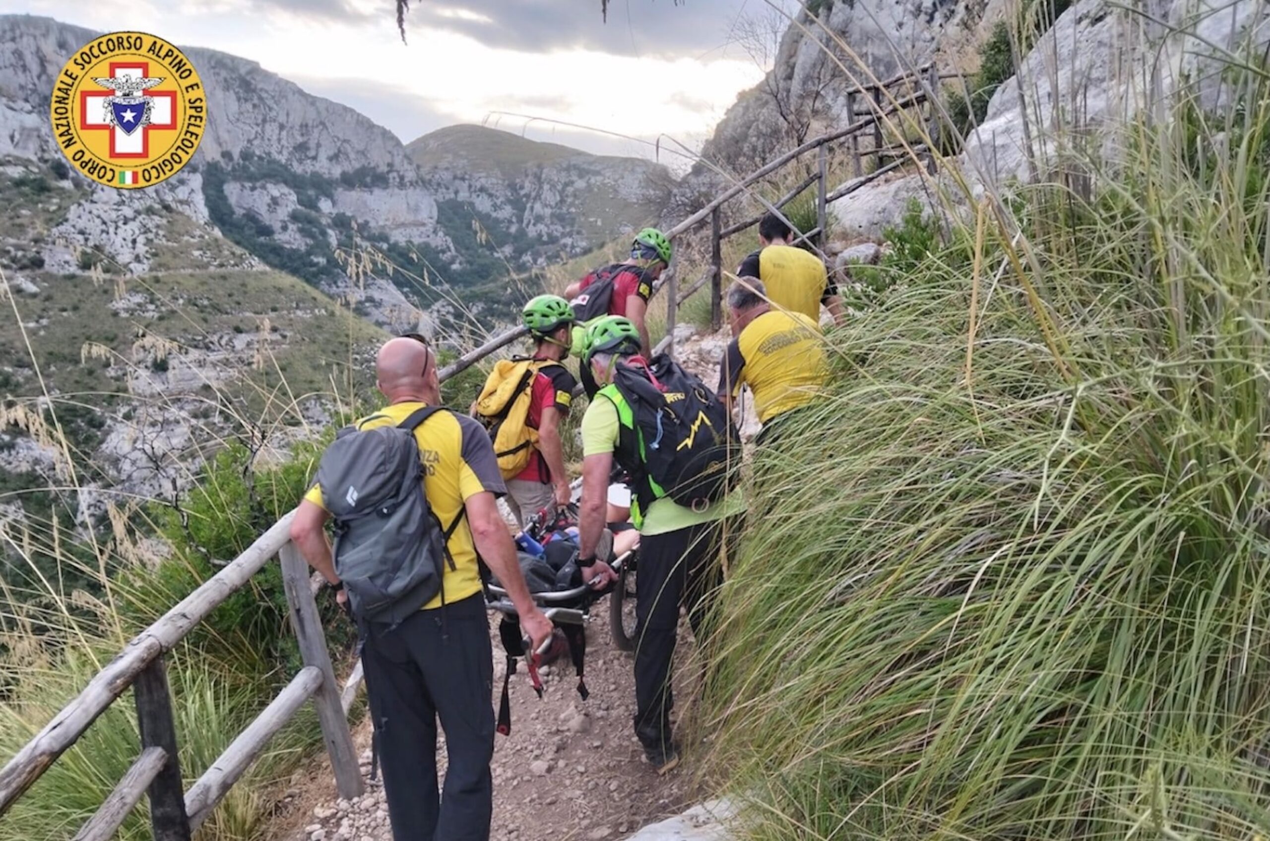 Turista 14enne si infortuna ai Laghetti: portato in ospedale ad Avola