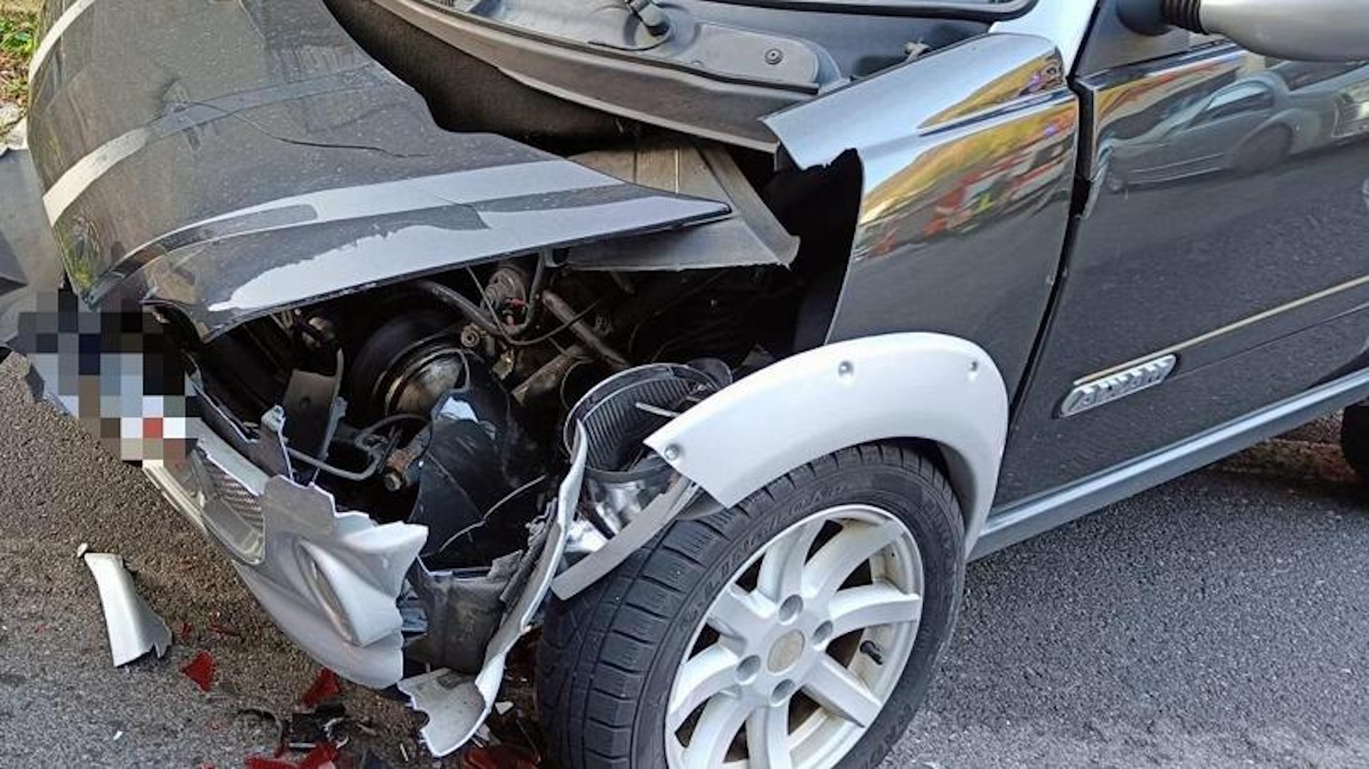 Ragusa mare, incidente autonomo per una minicar. Ferito un giovane. Traffico in tilt