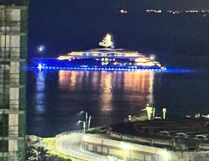 Yacht, il Launchpad del papà di Facebook Mark Zuckerberg, nel mare di Catania. FOTO