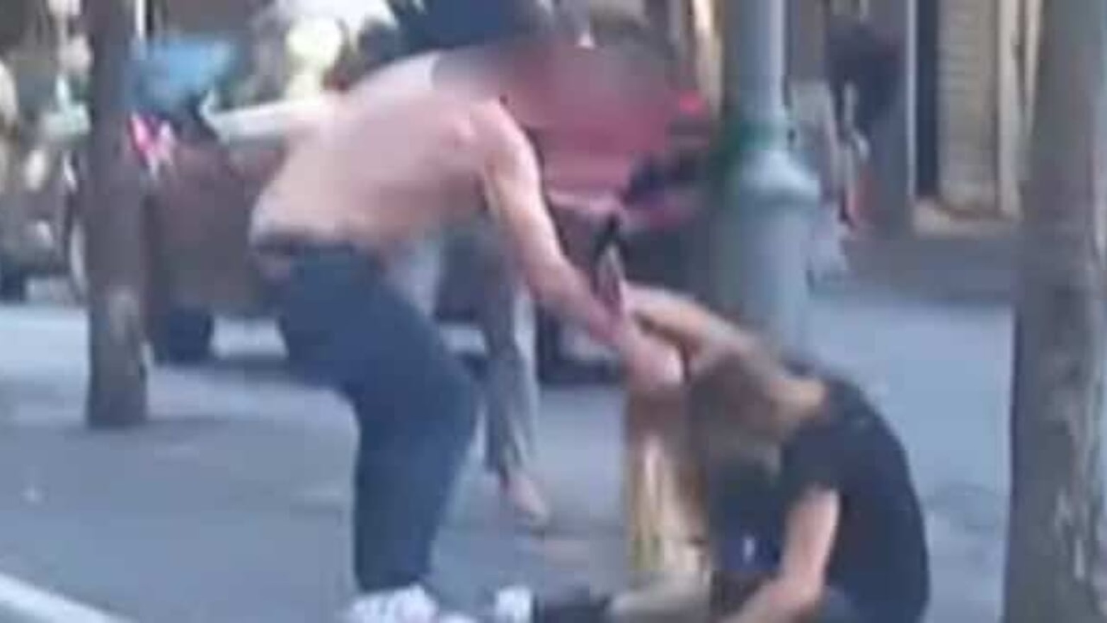 Modica, donna aggredisce un’altra donna nel parcheggio di un supermercato. Non le aveva prestato il cellulare