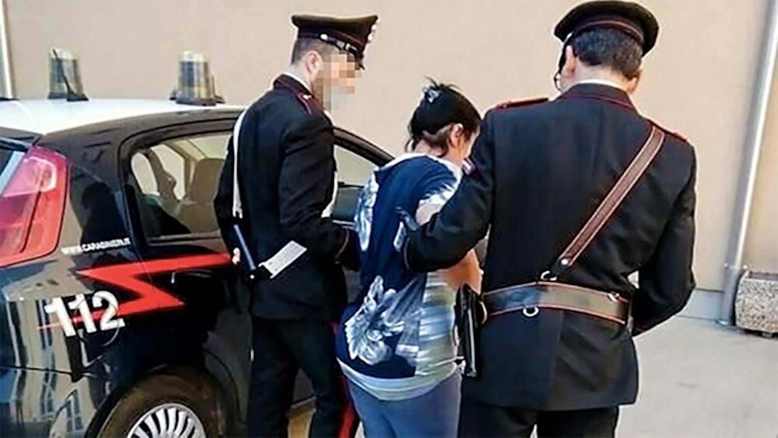 Donna vittoriese arrestata per detenzione in casa di hashish e crack