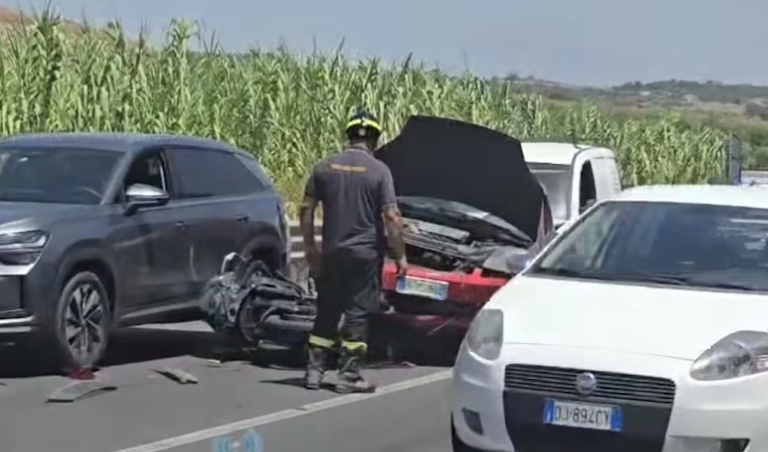 Incidente sulla Ragusa-Catania con 9 feriti: cinque adulti e quattro bambini