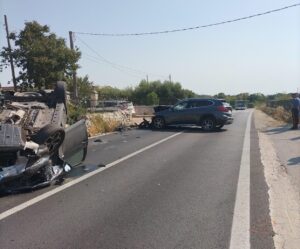 Immagine rappresentativa di La Modica-Scicli via Spana, teatro di incidenti con auto che cappottano