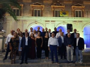 Immagine rappresentativa di “Polvere dal cielo”, una serata di solidarietà organizzata dal Lions Club Modica
