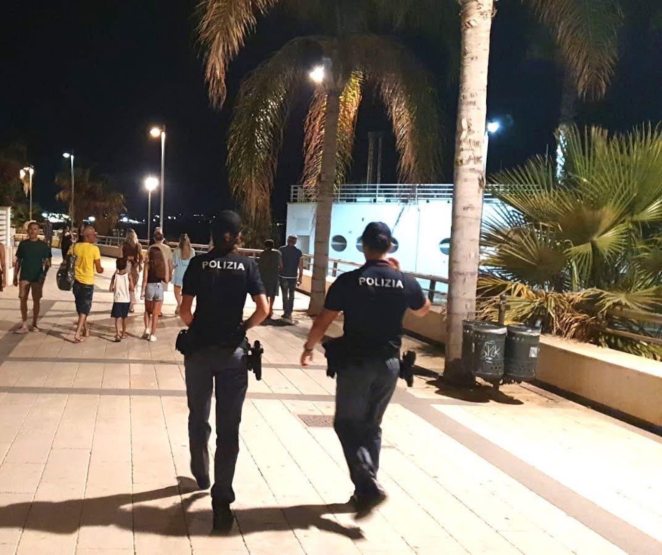 Marina di Ragusa, bambino maltese si smarrisce tra la folla, rintracciato dalla Polizia Marina di Ragusa, bambino maltese si smarrisce tra la folla, rintracciato dalla Polizia
