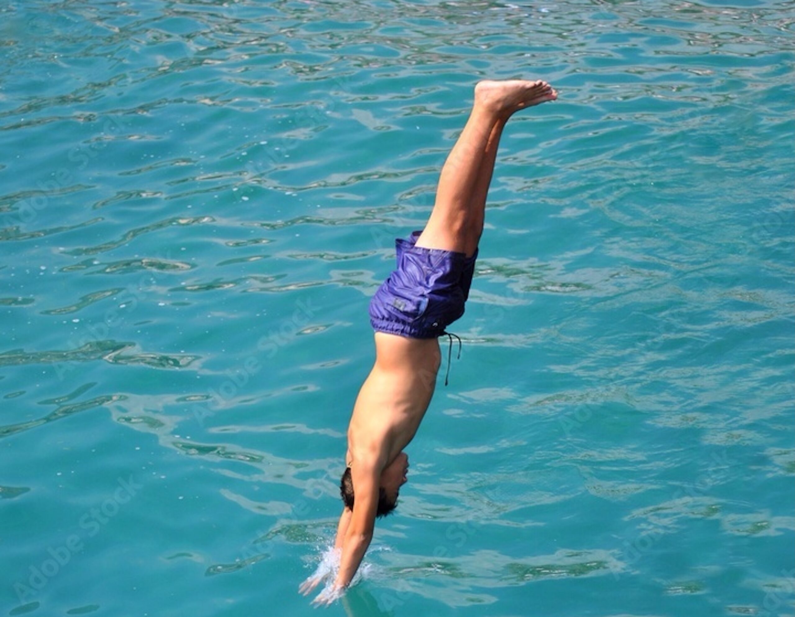 Tuffo in acqua a Caucana: ragazzo ricoverato in gravi condizioni. Trasferito in elisoccorso a Catania