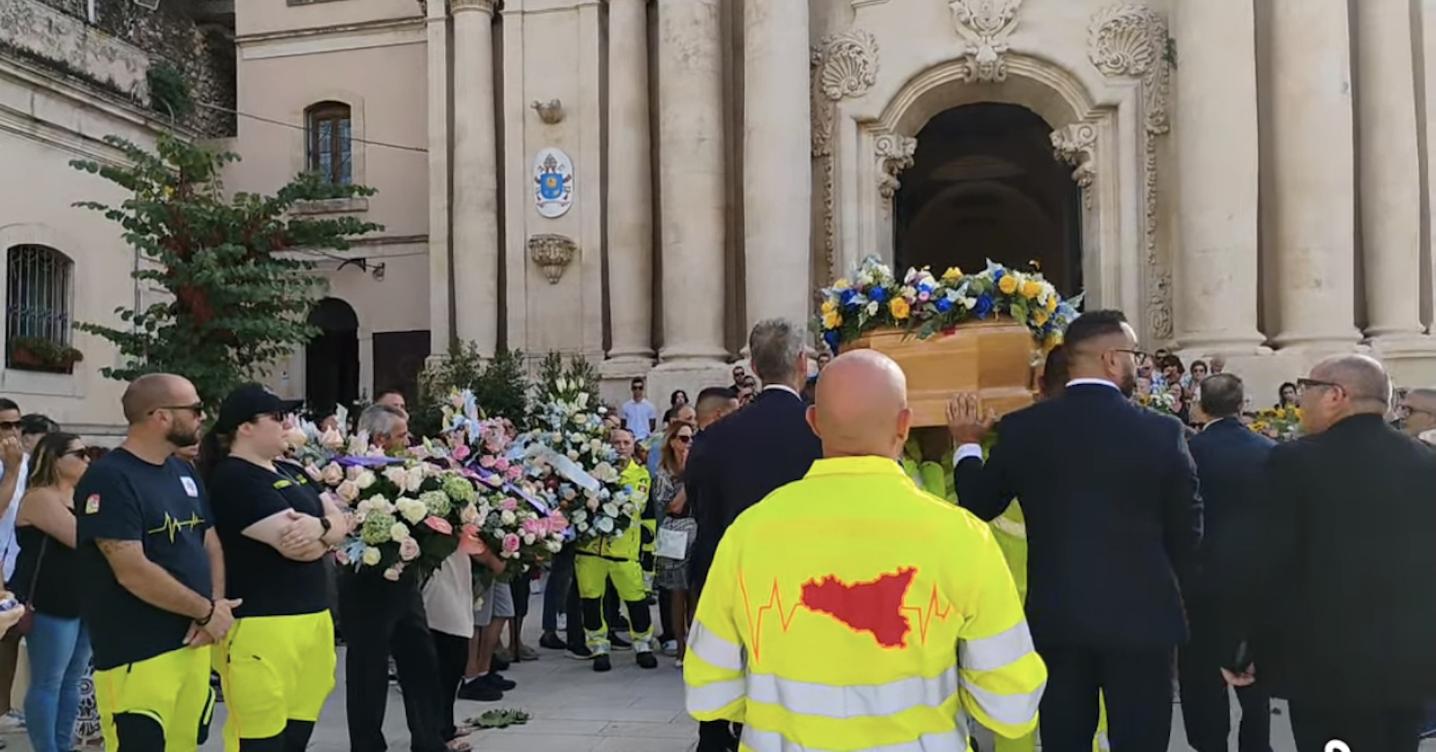 Modica, celebrati i funerali di Roberta Occhipinti Modica, celebrati i funerali di Roberta Occhipinti