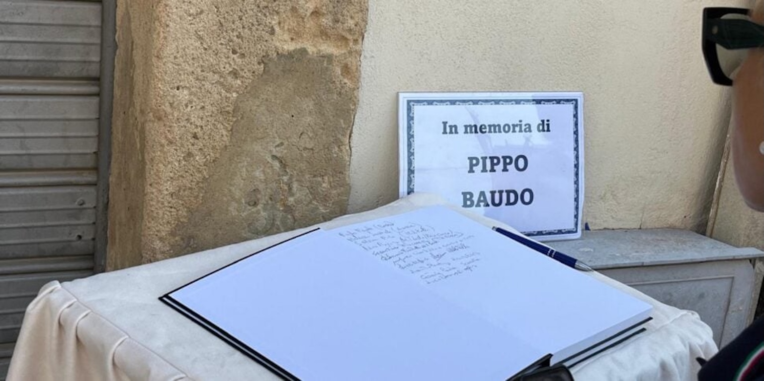 Aperta a Militello la camera ardente per Pippo Baudo