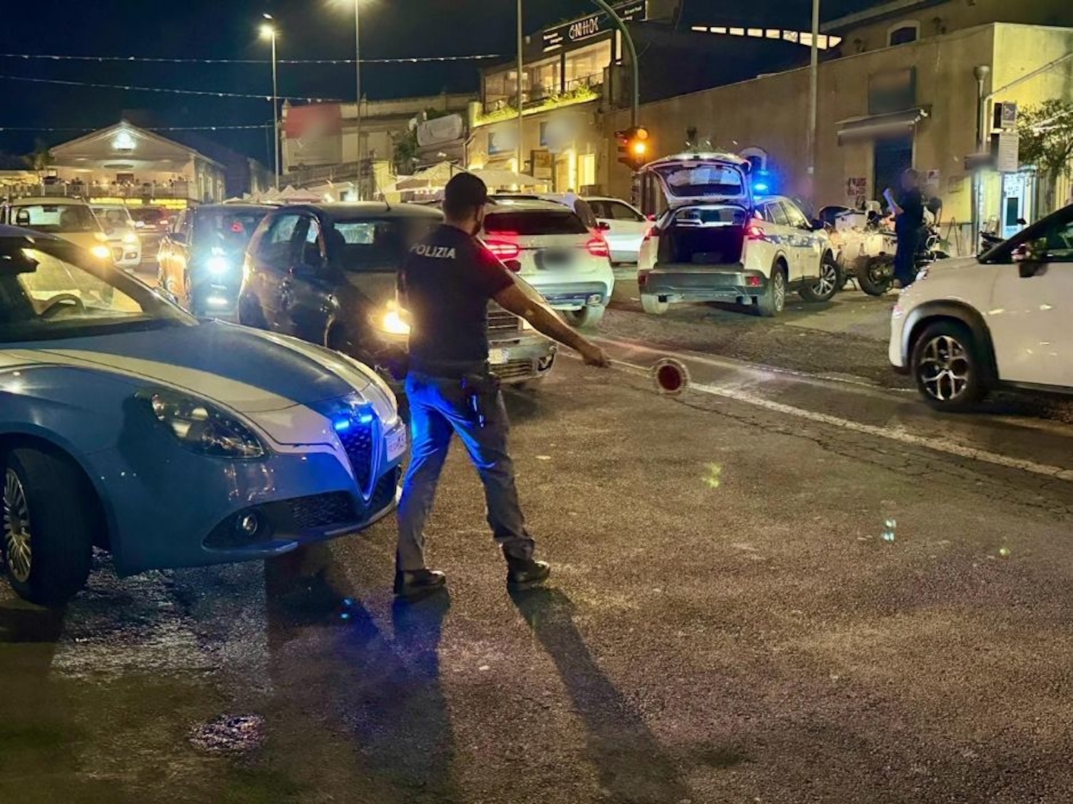 Ancora spari a Catania, proiettili esplosi in aria a San Giovanni Galermo. È la quinta notte di fuoco per il mercato della droga Ancora spari a Catania, proiettili esplosi in aria a San Giovanni Galermo. È la quinta notte di fuoco per il mercato della droga