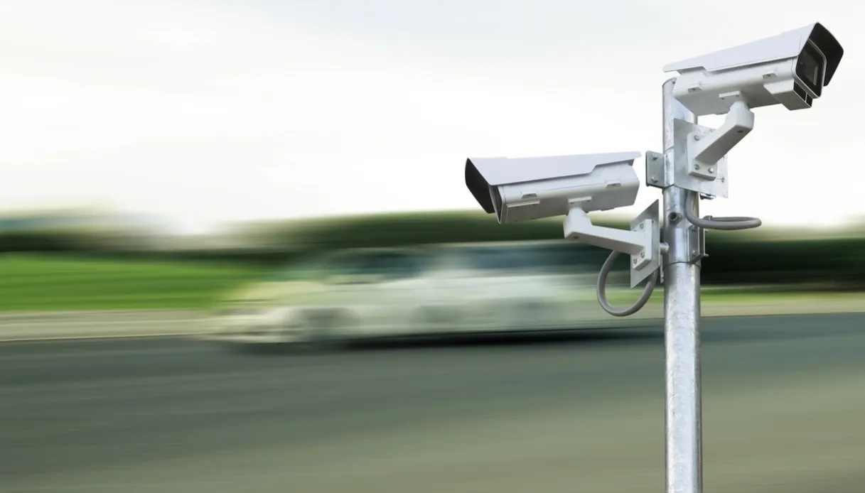 Sorpassometro attivato, debutta il rilevatore automatico di infrazioni