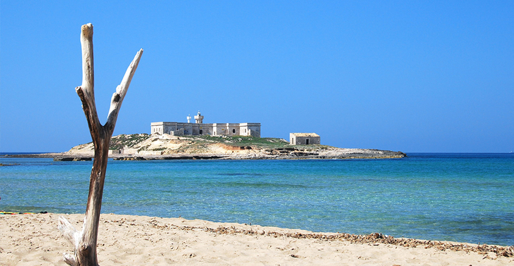 Liberati oltre 600 metri quadrati di spiaggia tra Carratois e Scalo Mandrie: rimossa attrezzatura abusiva e lidi improvvisati