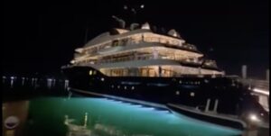 Immagine rappresentativa di Lo yacht di Cristiano Ronaldo è in Ortigia a Siracusa