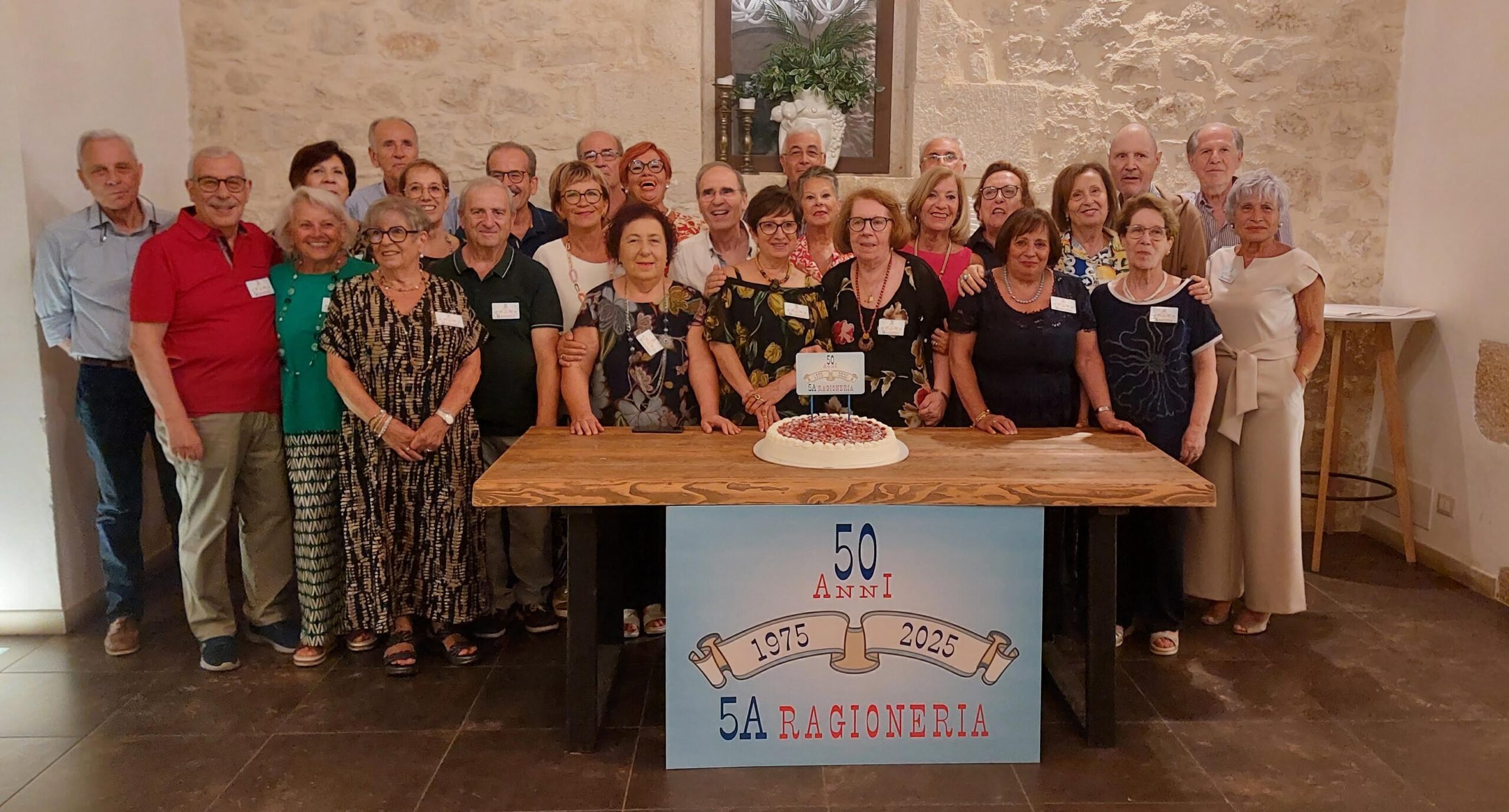 La 5A Ragioneria dell’Istituto “Fabio Besta” di Ragusa festeggia i 50 anni dal diploma La 5A Ragioneria dell’Istituto “Fabio Besta” di Ragusa festeggia i 50 anni dal diploma