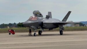 Sicilia al centro dei sistemi di difesa Nato: a Trapani-Birgi l’hub globale per l’addestramento dei caccia F-35 Immagine rappresentativa di Sicilia al centro dei sistemi di difesa Nato: a Trapani-Birgi l’hub globale per l’addestramento dei caccia F-35