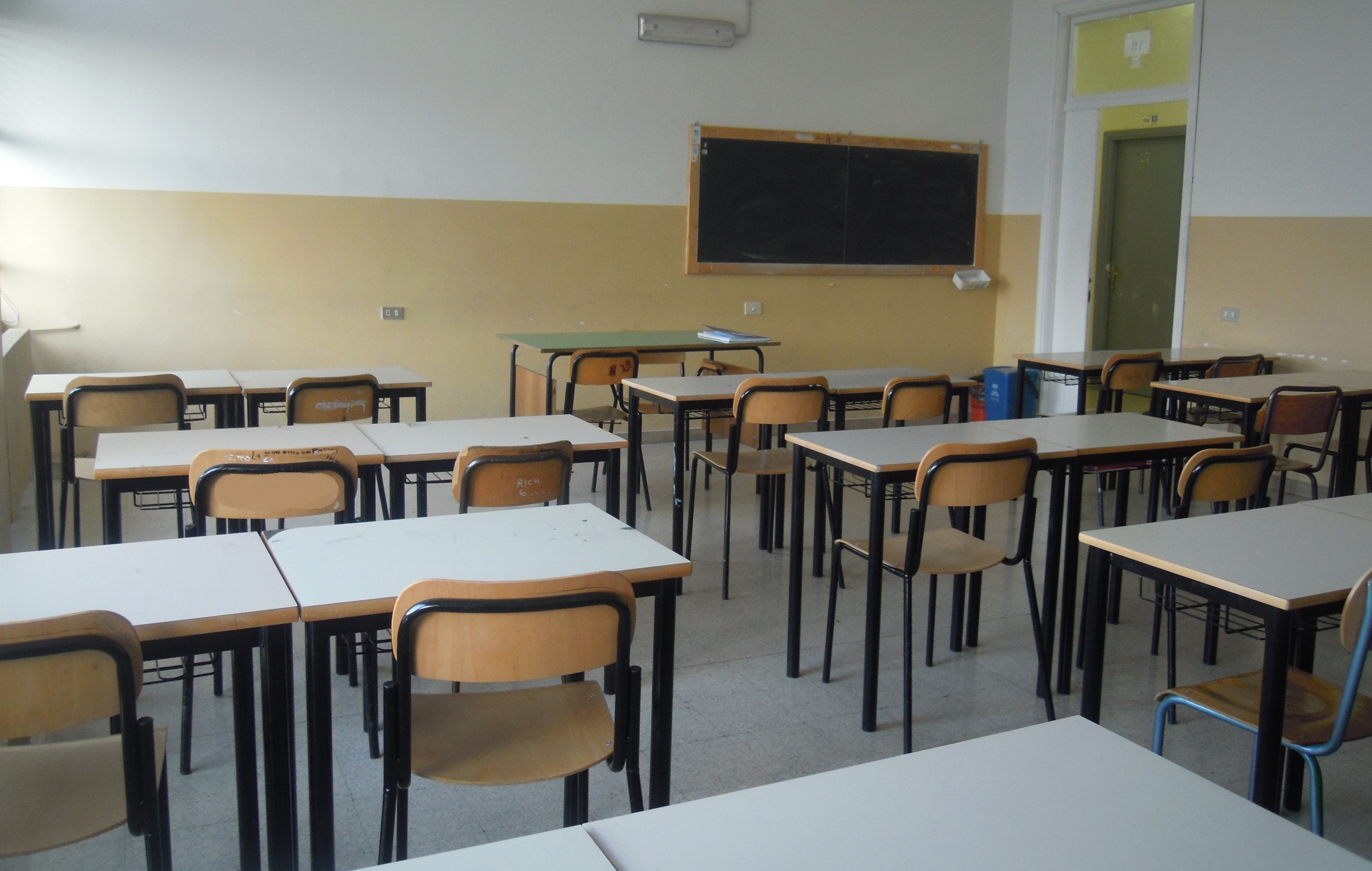 Scoperto “diplomificio” in provincia di Napoli, indagati prof e studenti settentrionali Scoperto “diplomificio” in provincia di Napoli, indagati prof e studenti settentrionali