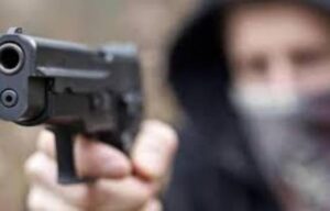 Scicli, la sparatoria c’è stata, arrestato un albanese, un altro ricercato Immagine rappresentativa di Scicli, la sparatoria c’è stata, arrestato un albanese, un altro ricercato
