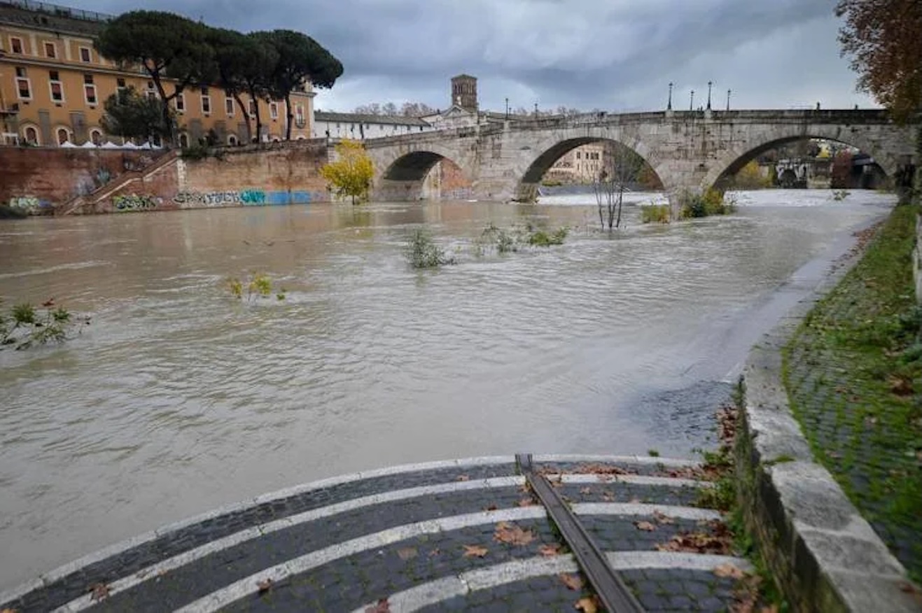 Gualtieri: ‘entro 5 anni potremo fare il bagno nel Tevere’