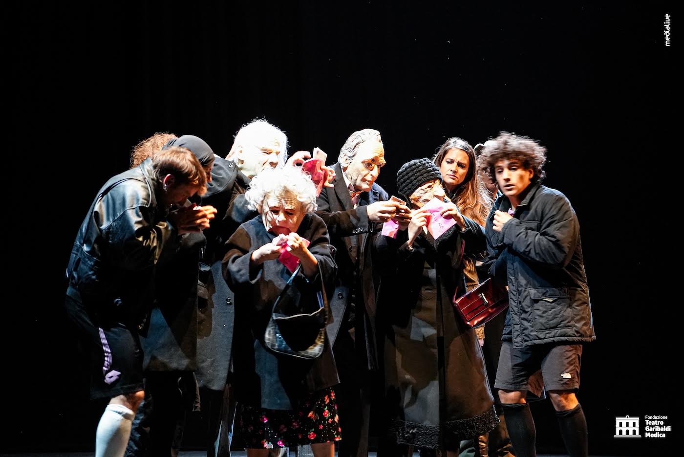 “Extra moenia, per la regia di Emma Dante, ha aperto la stagione teatrale a Modica