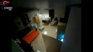 Casa di riposo degli orrori a Ragusa, davanti al giudice sfileranno 100 testimoni