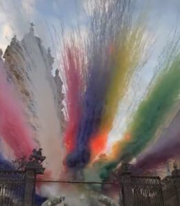 Matrimonio col botto al duomo di San Giorgio a Ibla, imbrattate le pareti della case