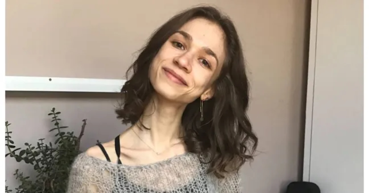 Mangia solo frutta per 10 mesi, influencer morta a 27 anni: «Era arrivata a pesare 22 chili» Mangia solo frutta per 10 mesi, influencer morta a 27 anni: «Era arrivata a pesare 22 chili»
