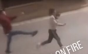 Modica, signori, quell'uomo prende a calci la sua compagna tutte le sere in strada, un appello alla sindaca Monisteri