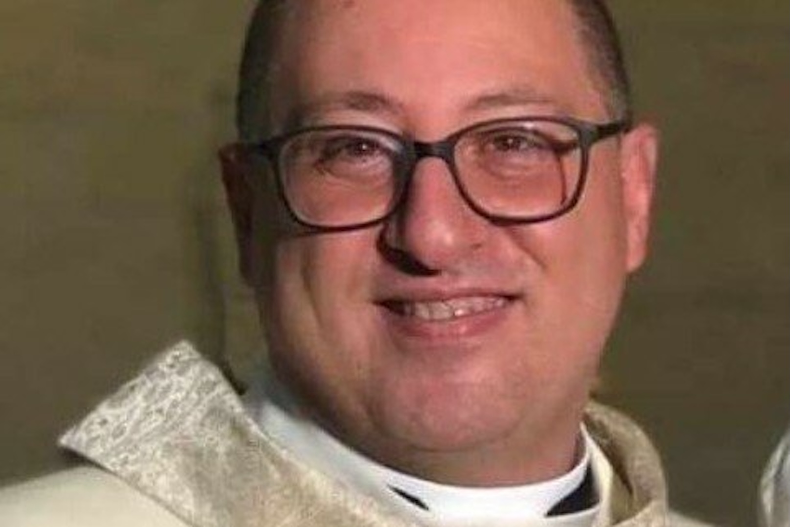 Ha accoltellato il parroco durante la confessione Ha accoltellato il parroco durante la confessione