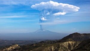 Energia rilasciata durante le eruzioni, l’Etna incide anche nella ionosfera