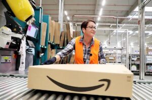 Amazon taglia 30mila posti di lavoro a partire da oggi