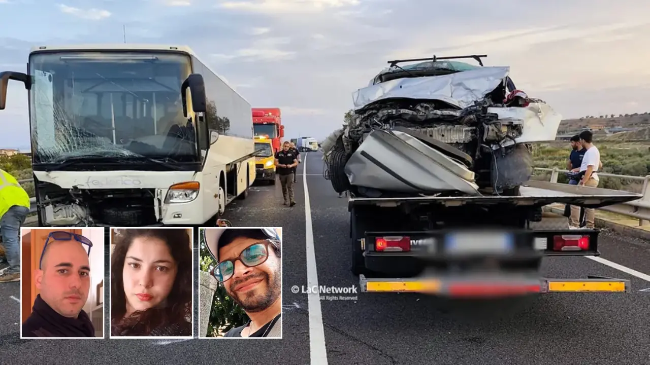 Auto contro autobus, morti marito, moglie e loro vicino di casa disabile. FOTO Auto contro autobus, morti marito, moglie e loro vicino di casa disabile. FOTO
