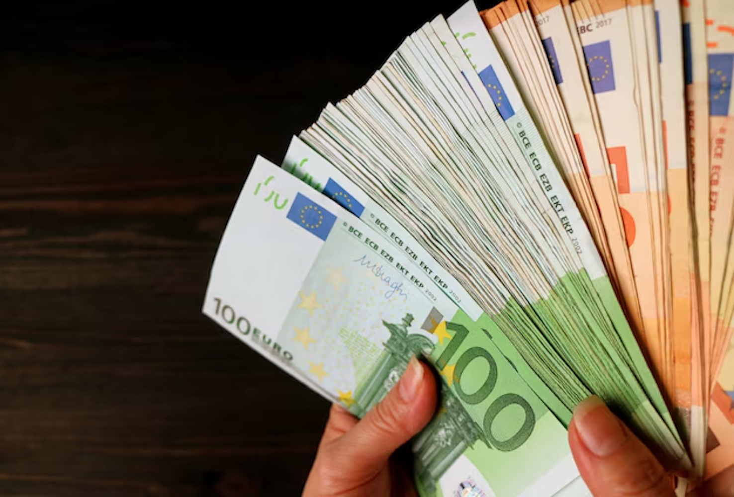 Scicli, minorenne, spacciatore, con tanti soldi in mano