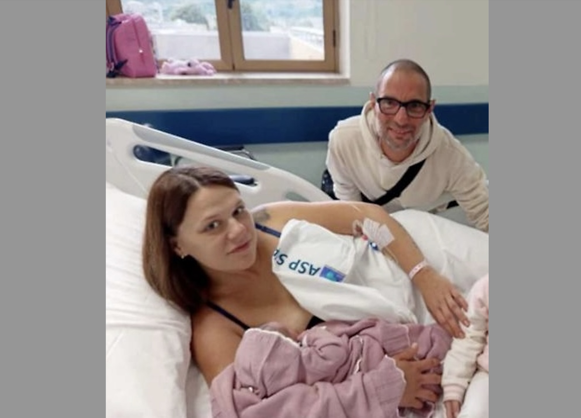 Medici a donna incinta: «Vada a casa a fare la doccia». E lei partorisce in bagno Medici a donna incinta: «Vada a casa a fare la doccia». E lei partorisce in bagno