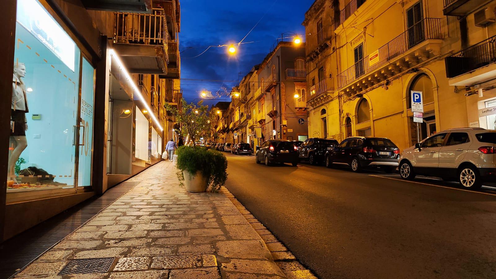 Marito e moglie centrati in pieno da un furgone all’uscita dalla messa in corso Italia a Ragusa