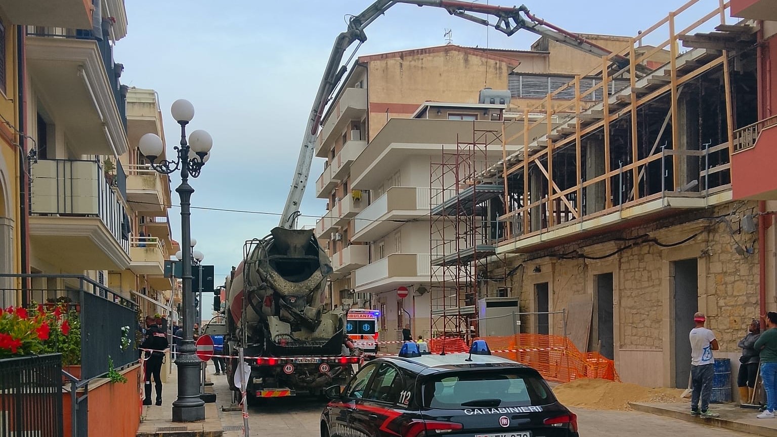 Lascia la moglie e due bambini l’operaio albanese colpito dalla gru a Pozzallo