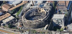 Immagine rappresentativa di Le Ciminiere di Catania dopo l’incendio sembrano il Colosseo: un rudere