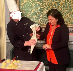 Immagine rappresentativa di Food Mama Festival: 163 mila euro di fondi pubblici per sei degustazioni. Nessuna traccia di turisti, buyer o giornalisti