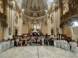 Natale in coro: tra cielo e terra. Un dicembre di voci, emozioni e comunità alla Scuola dell’Infanzia “Valverde”