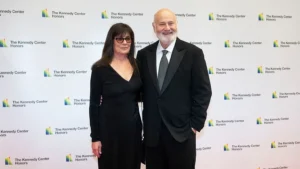 Il regista Rob Reiner (“Harry ti presento Sally”) e la moglie Michele Singer trovati morti nella loro villa a Los Angeles: «Accoltellati. Interrogato il figlio Nick»