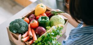 Rubano alimenti e li rivendono sui social: tre arresti, uno è un camionista di Vittoria