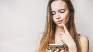 “Ho un lavoro per te, porta 400 euro”. Ma è una truffa