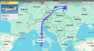 Aereo spia della Nato decollato da Trapani e arrivato in Polonia: la missione per reagire all’attacco russo su Kiev