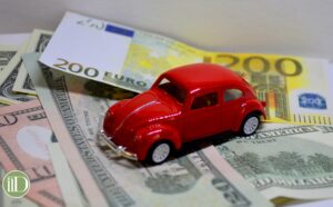 Povero e con l’auto venduta 15 anni fa, la Corte tributaria annulla bolli arretrati per (quasi) 5mila euro