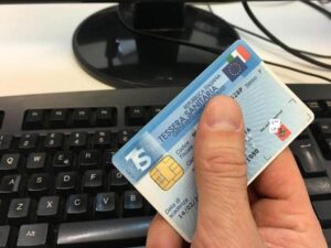 Immagine rappresentativa di Ecco come funziona la nuova truffa della tessera sanitaria
