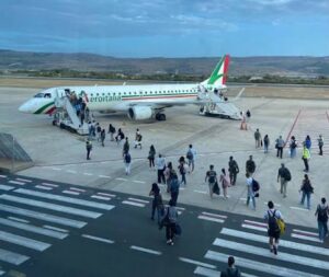 Etna, Aeroitalia aggiunge due voli tra Roma e Comiso per le limitazioni a Catania